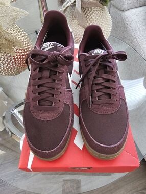 Nike Field General Women's 8.5